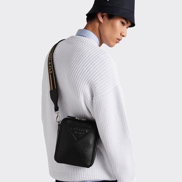 プラダ◆サフィアーノレザー ショルダーバッグ 偽物 ロゴ入り 2VH1542F